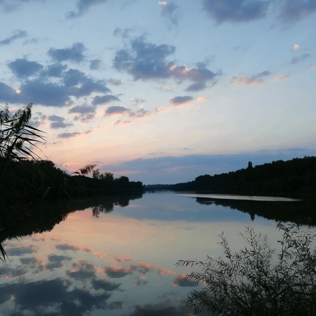 Serházzugi Holt-Tisza